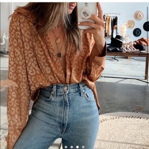 Gorgeous 12th tribe champagne leopard button down